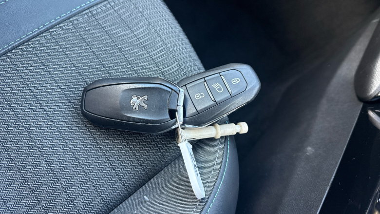 Peugeot 2008 1.2 PureTech Allure Premium 5dr Petrol Estate